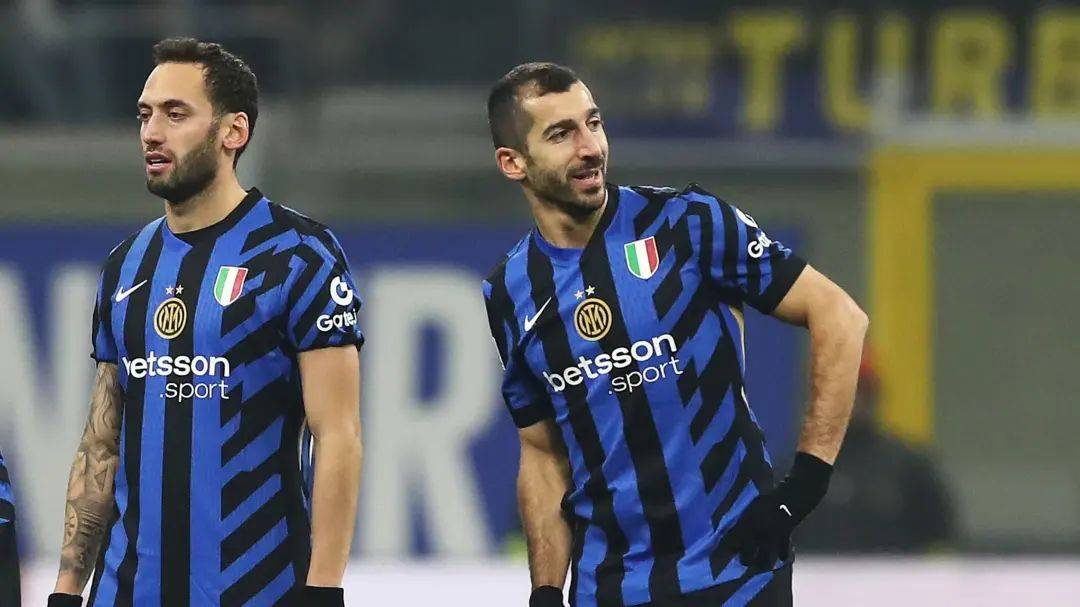 场上做出正 场上做出正