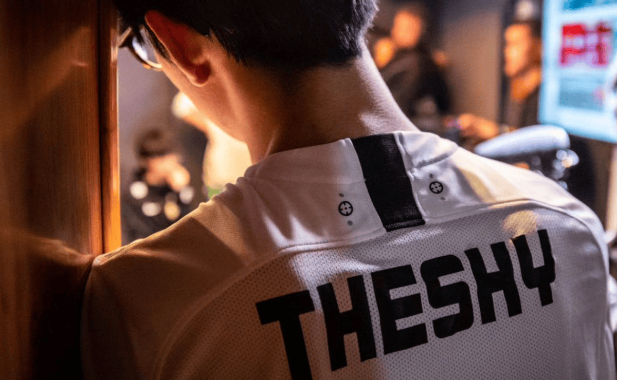 们敲响了警 们敲响了警