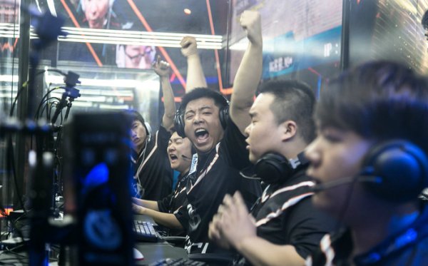 0万欧元的 0万欧元的