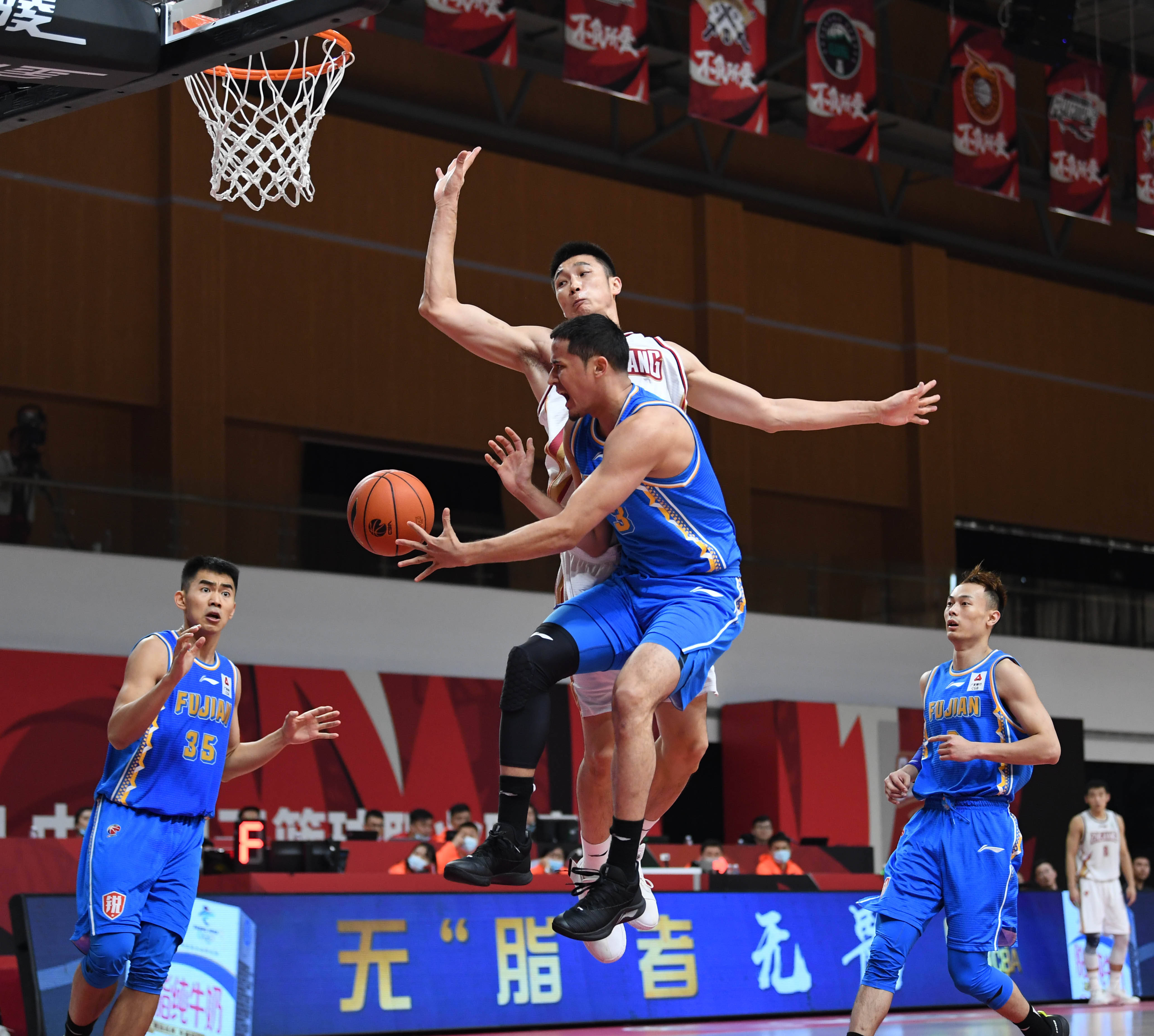 尤其是对手
